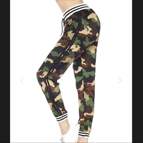 Pants - 🎉HP🎉 Perforated Camo Joggers
